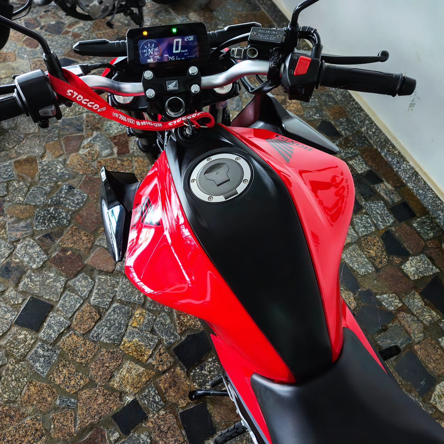 
								CB TWISTER 300 ABS 2023 full									
