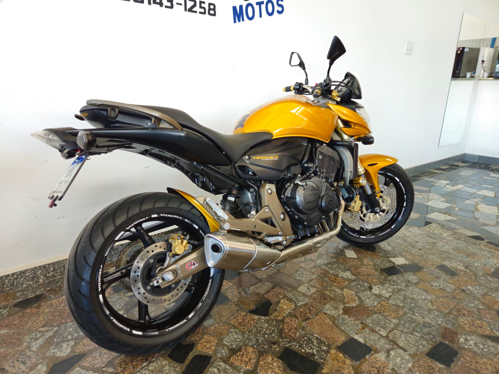 
								HORNET 600 2010 full									
