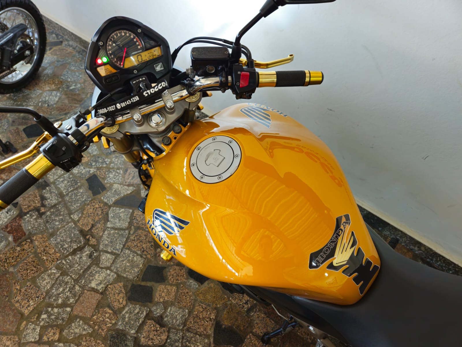 
								HORNET 600 2010 full									