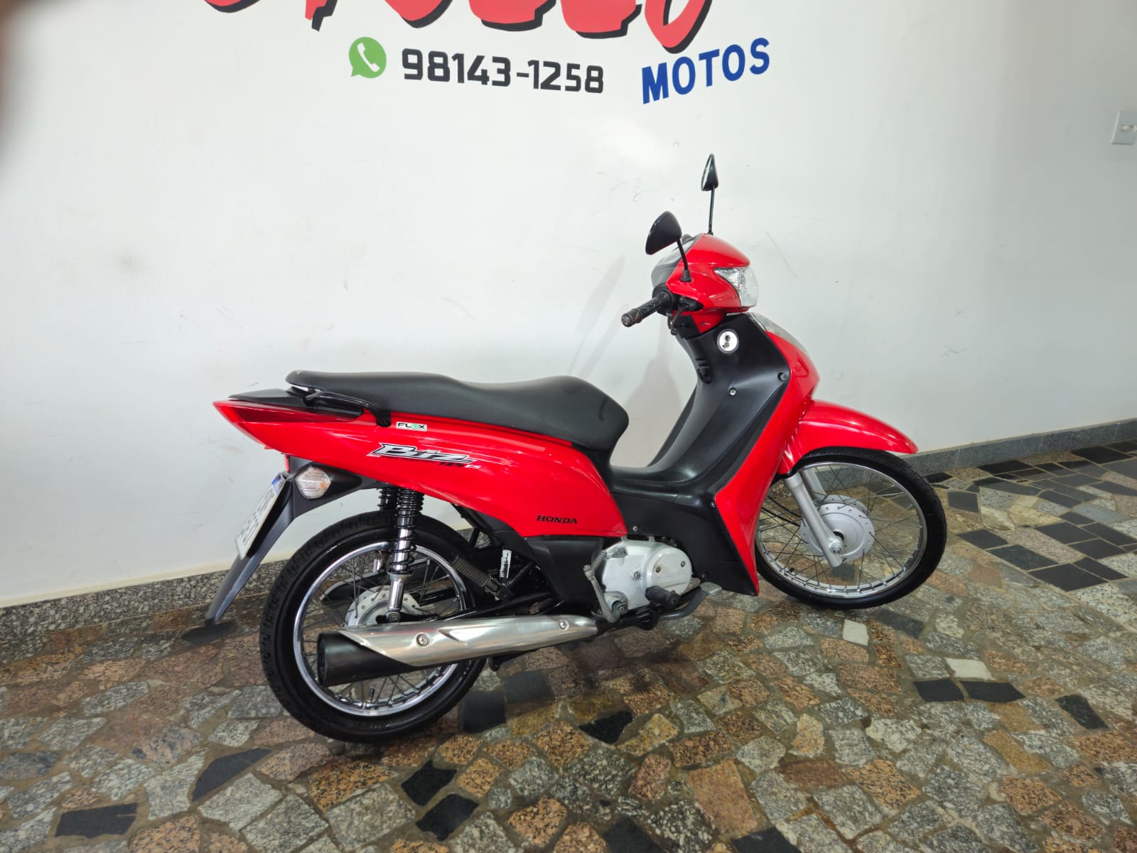 
								BIZ 125 ES 2011 full									
