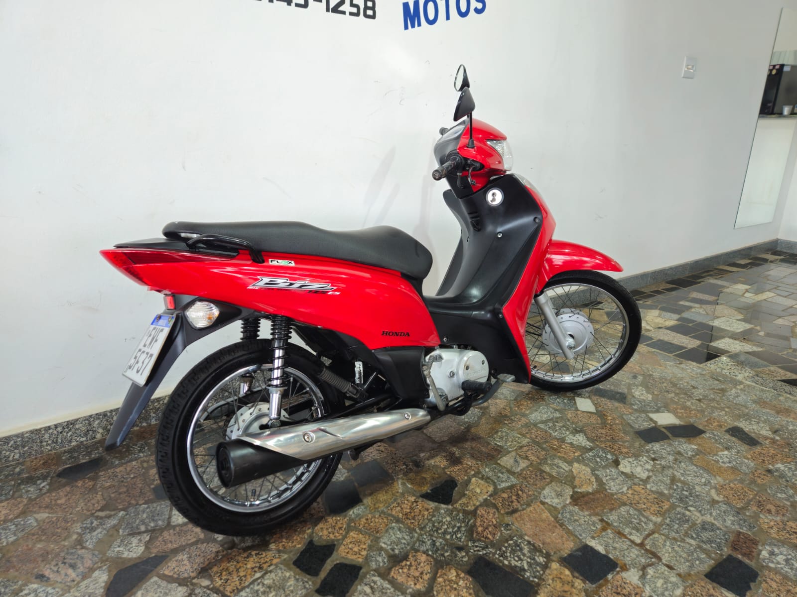 
								BIZ 125 ES 2011 full									
