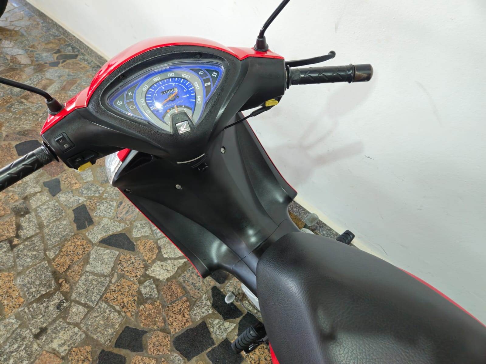 
								BIZ 125 ES 2011 full									