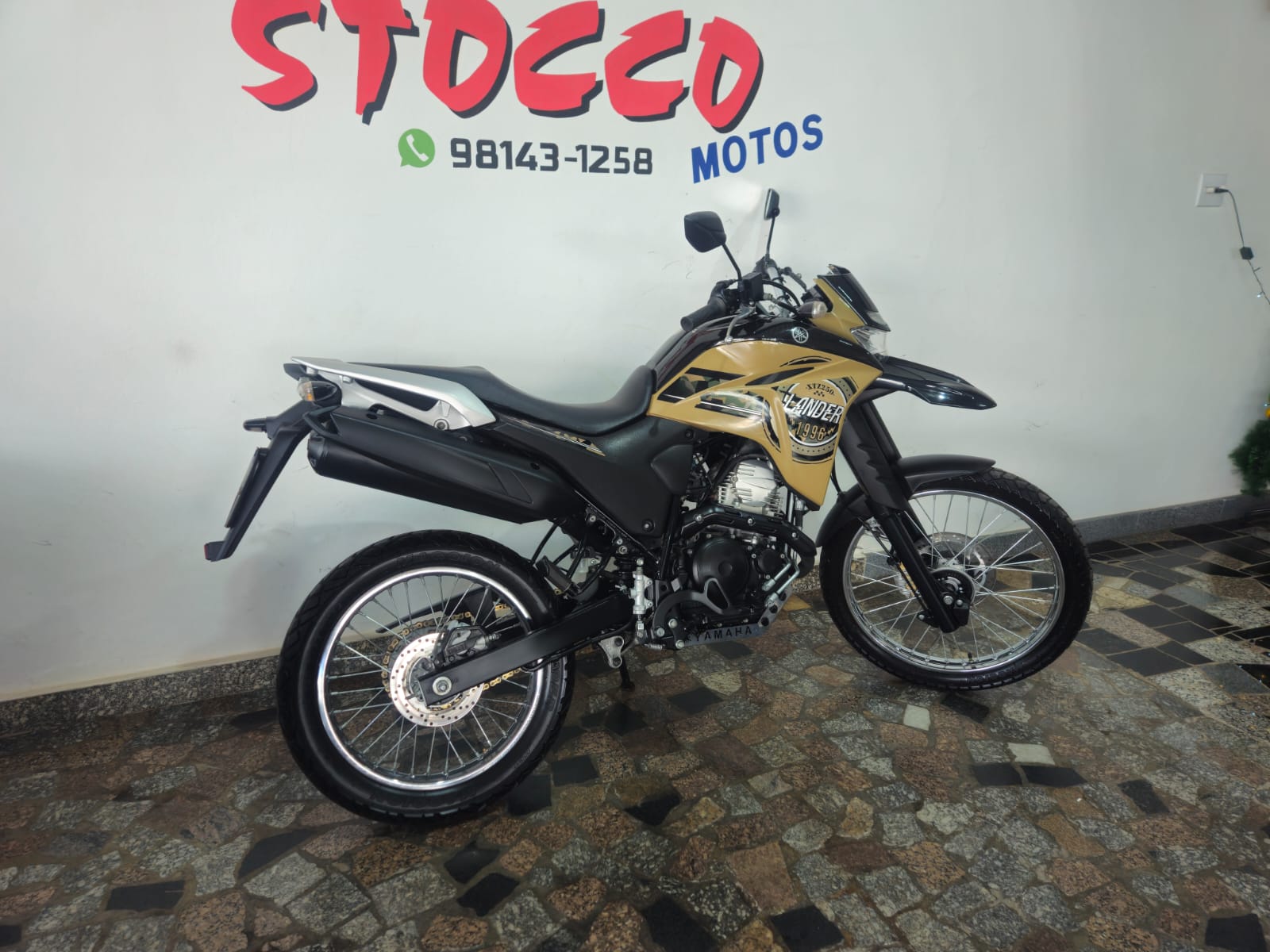 
								LANDER 250 2022 full									