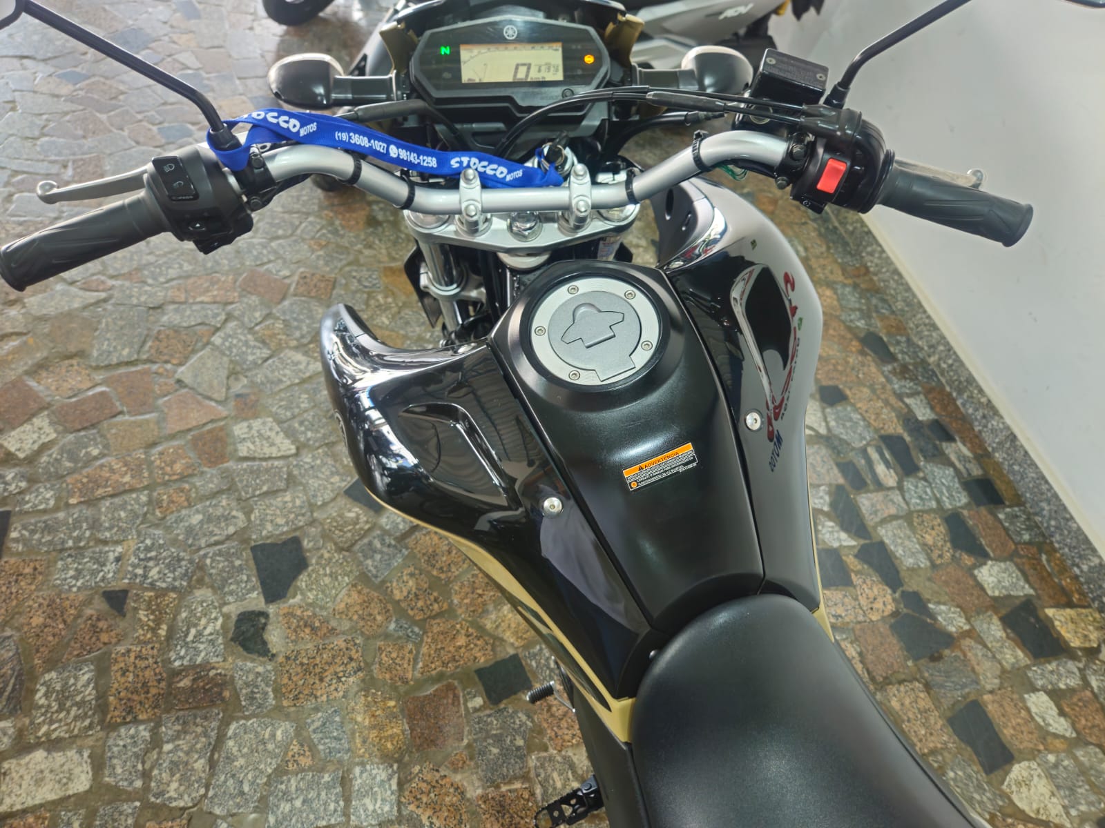 
								LANDER 250 2022 full									