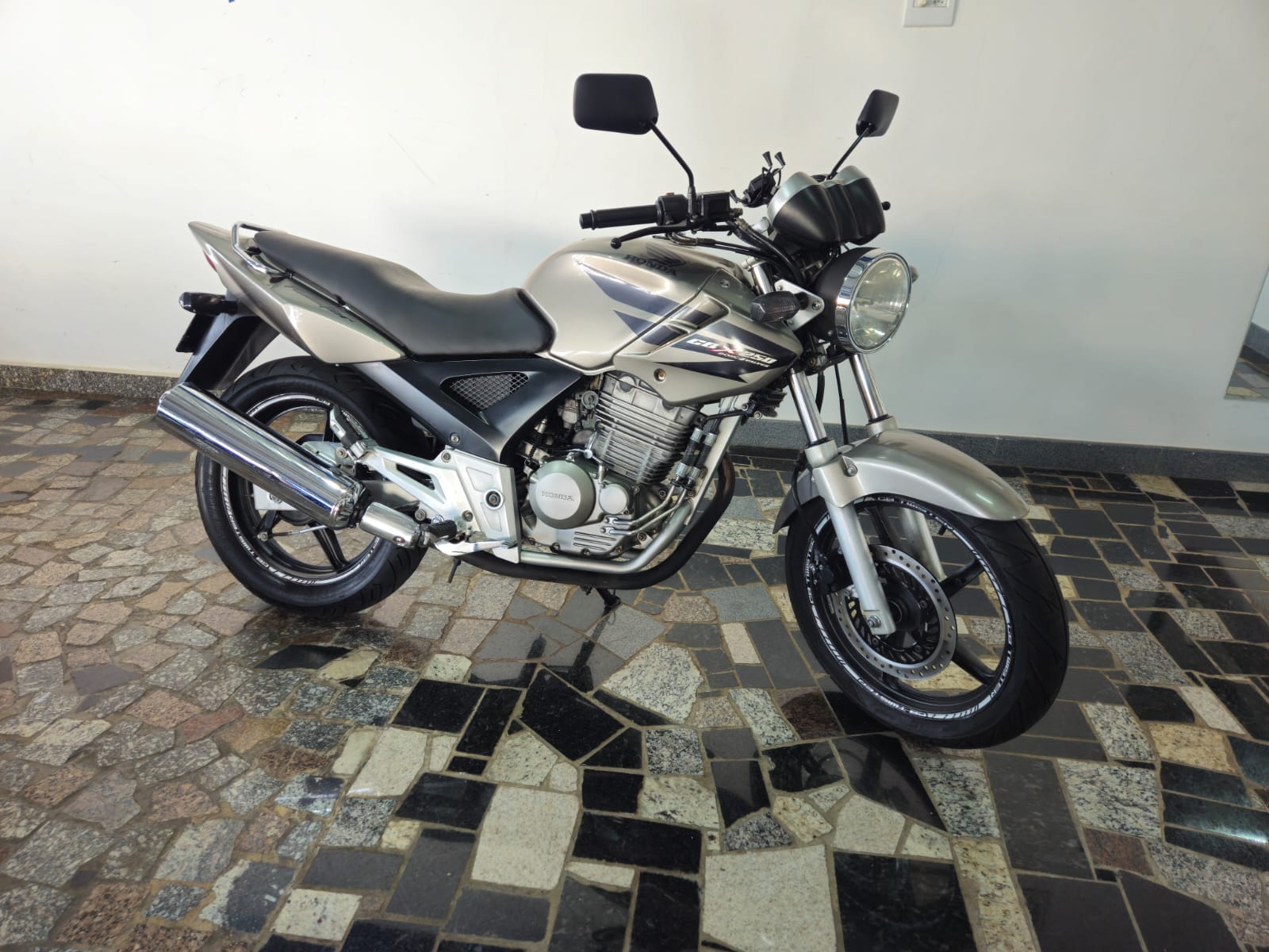 
								TWISTER 250 2008 full									