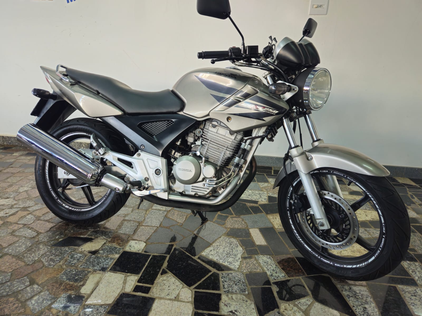 
								TWISTER 250 2008 full									