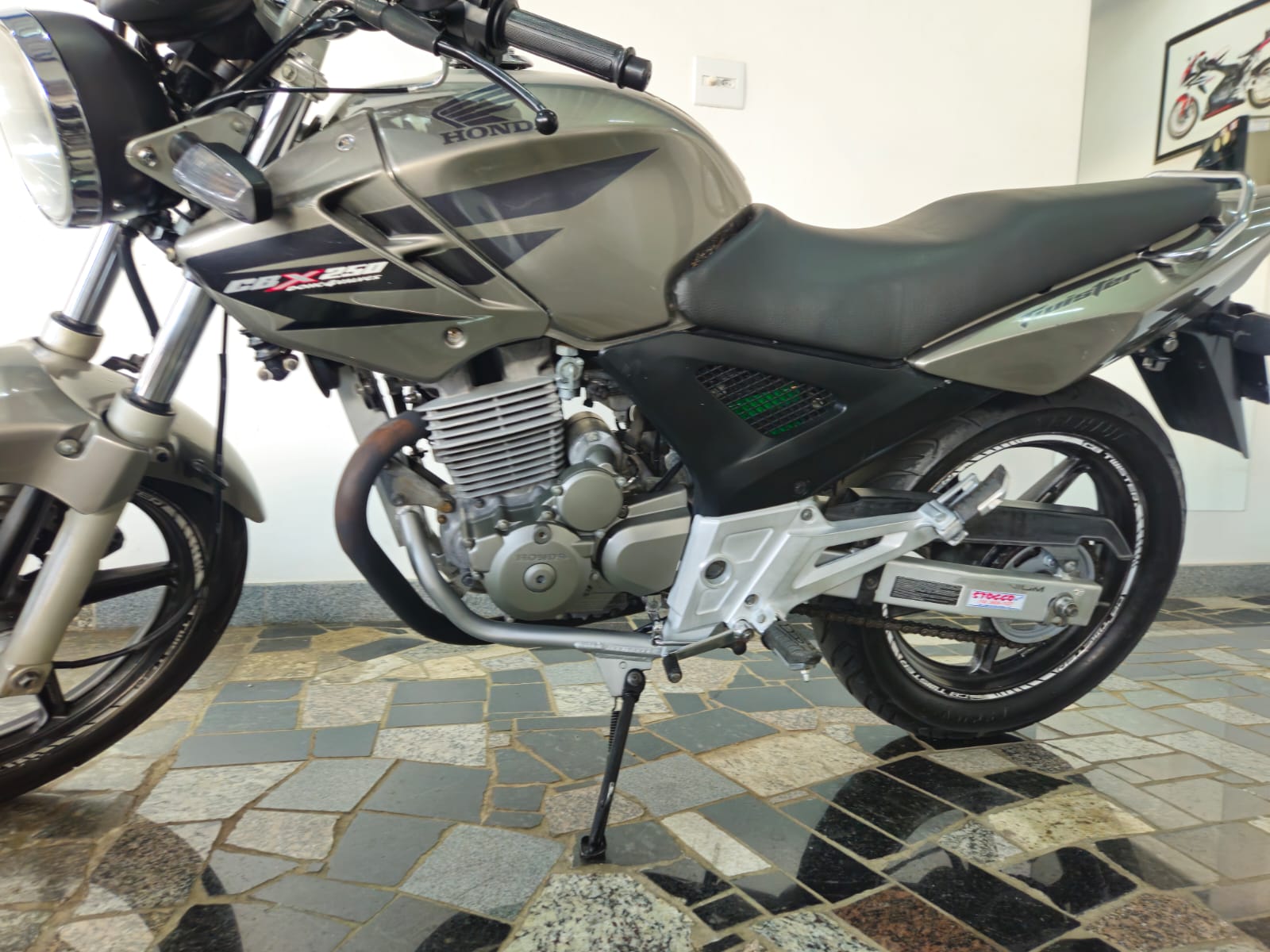 
								TWISTER 250 2008 full									