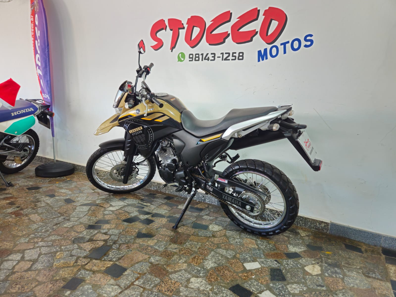 
								LANDER 250 2024 BEGE full									