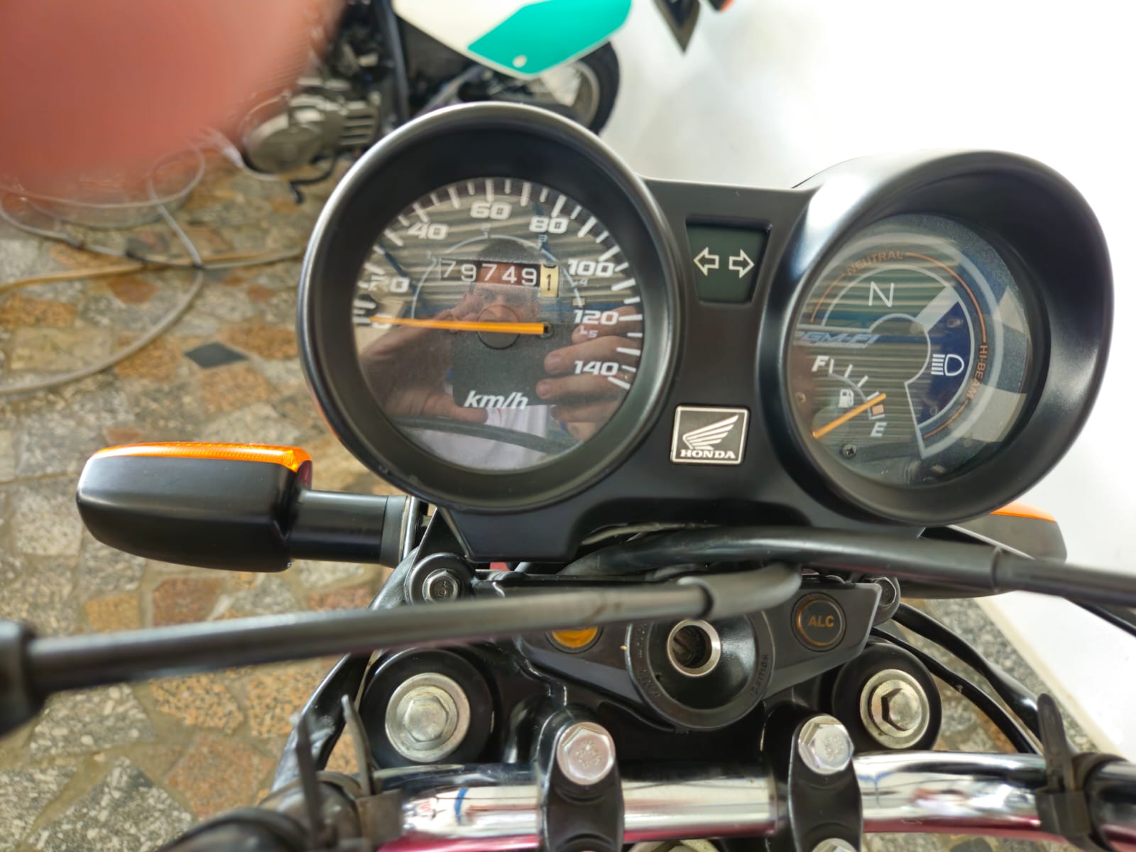 
								FAN 150 ESI 2012 full									