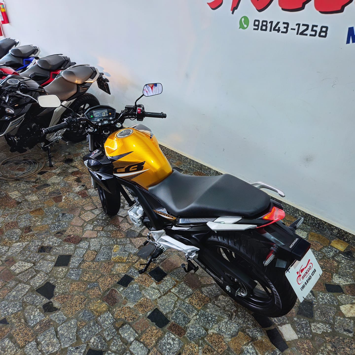 
								CB TWISTER 250 ABS 2020 full									