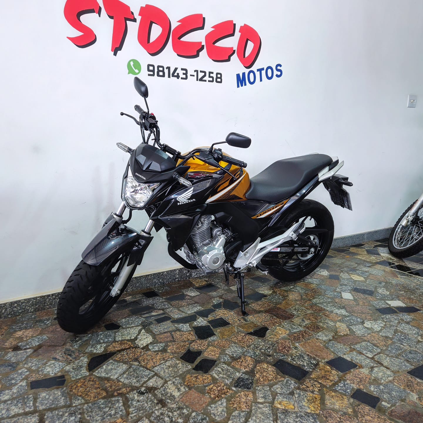 
								CB TWISTER 250 ABS 2020 full									