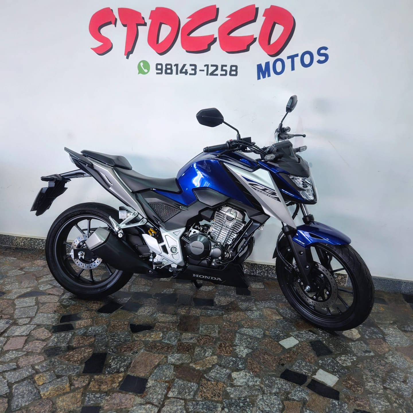 
								CB TWISTER 300 ABS 2026 full									