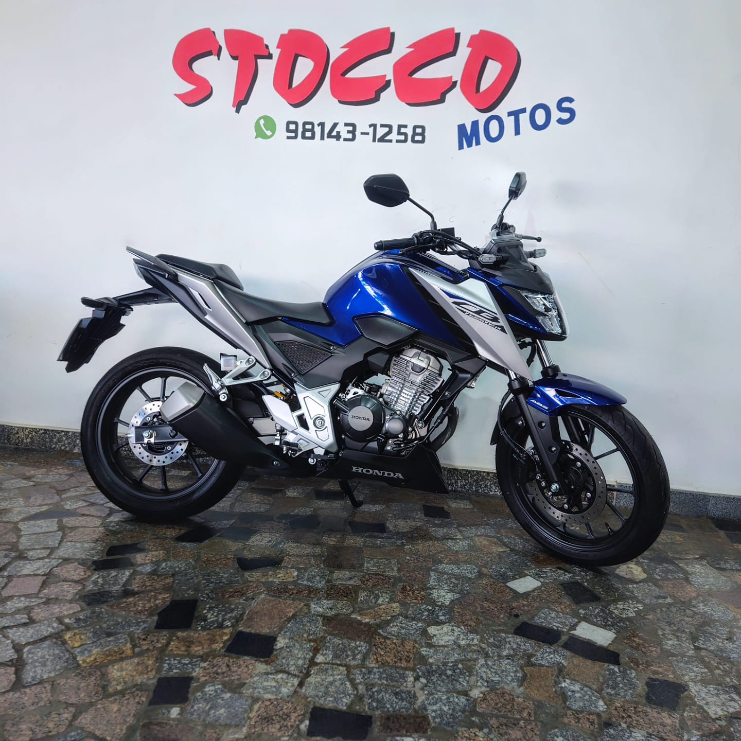 
								CB TWISTER 300 ABS 2026 full									