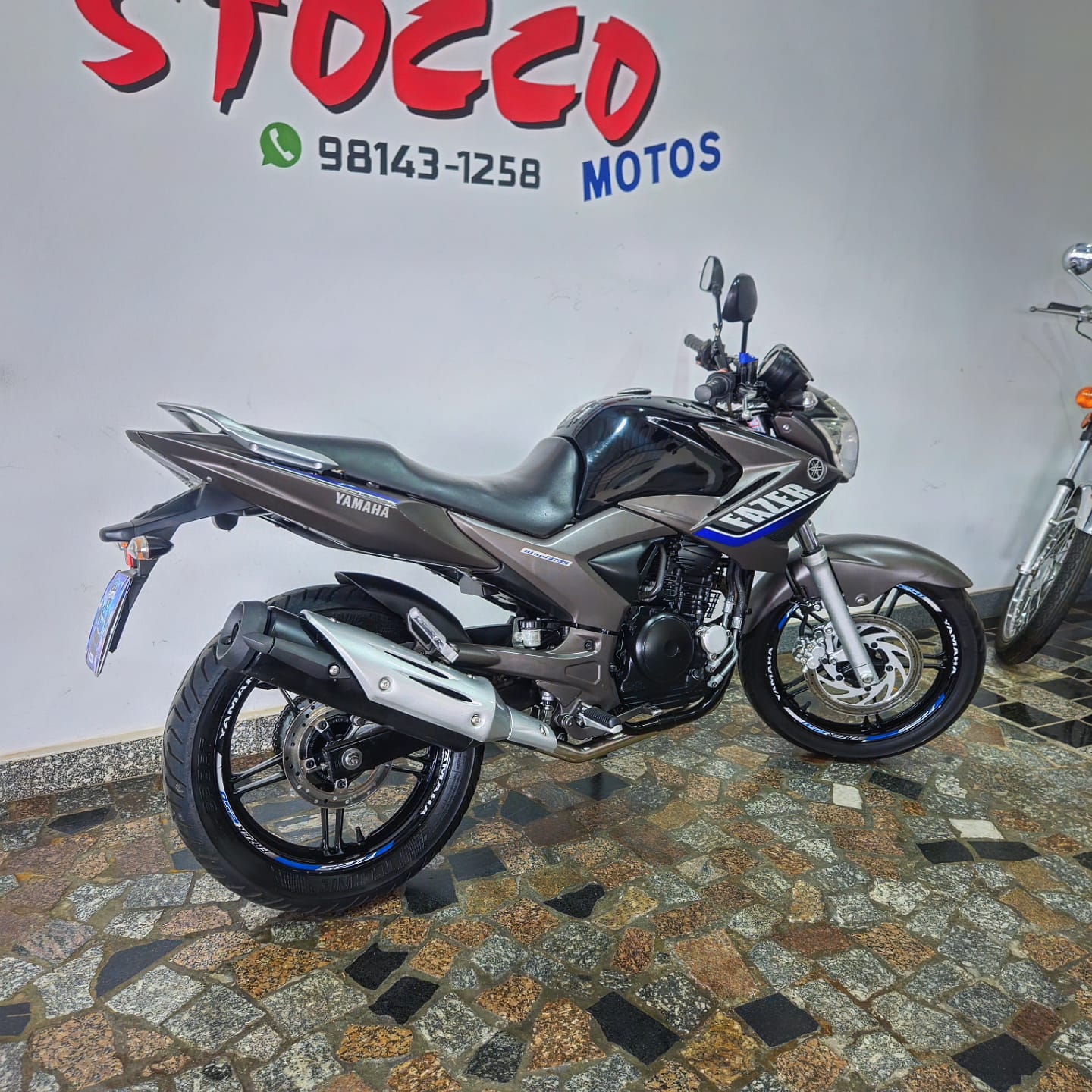 
								FAZER 250 2015 full									