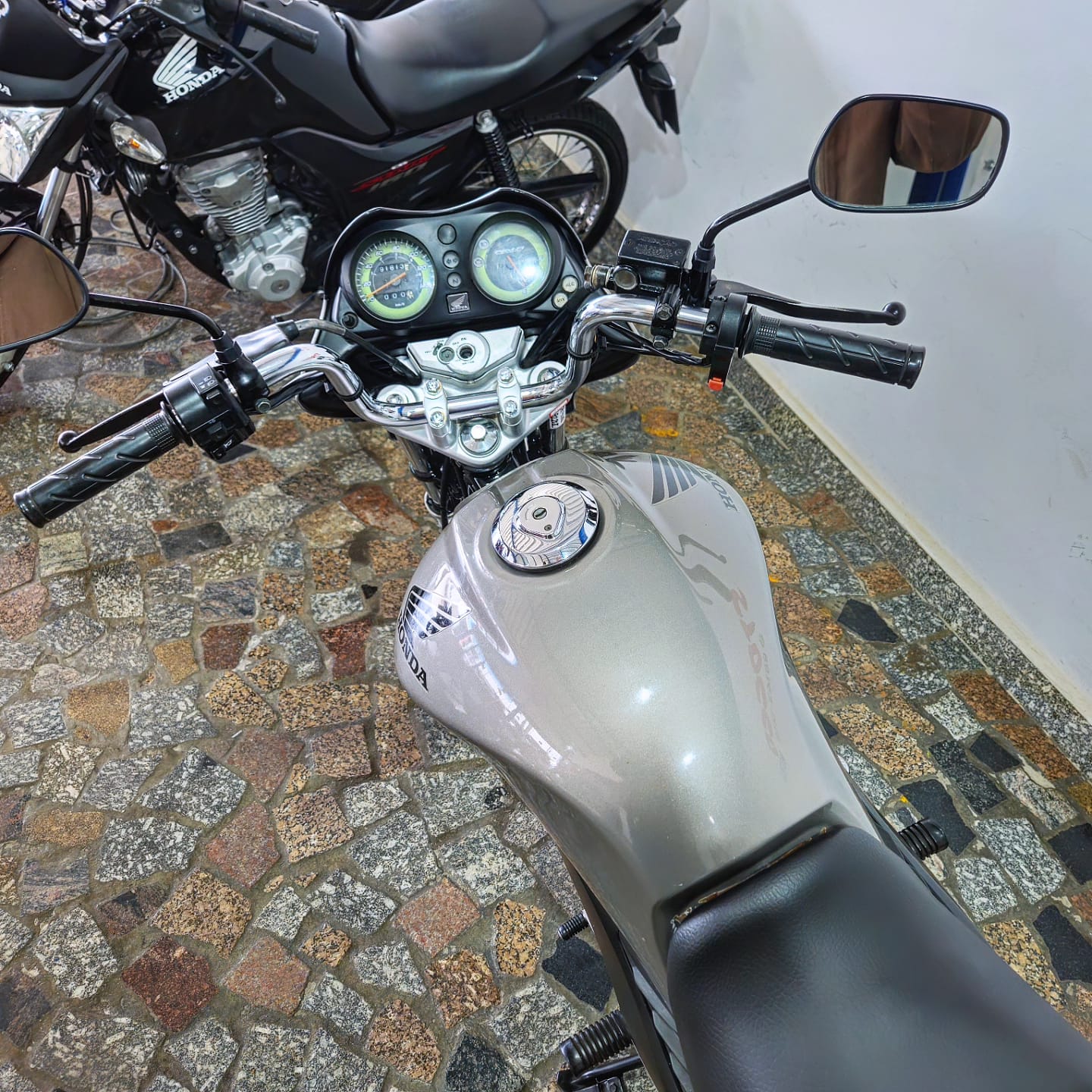 
								TITAN 150 EX 2010 CINZA full									