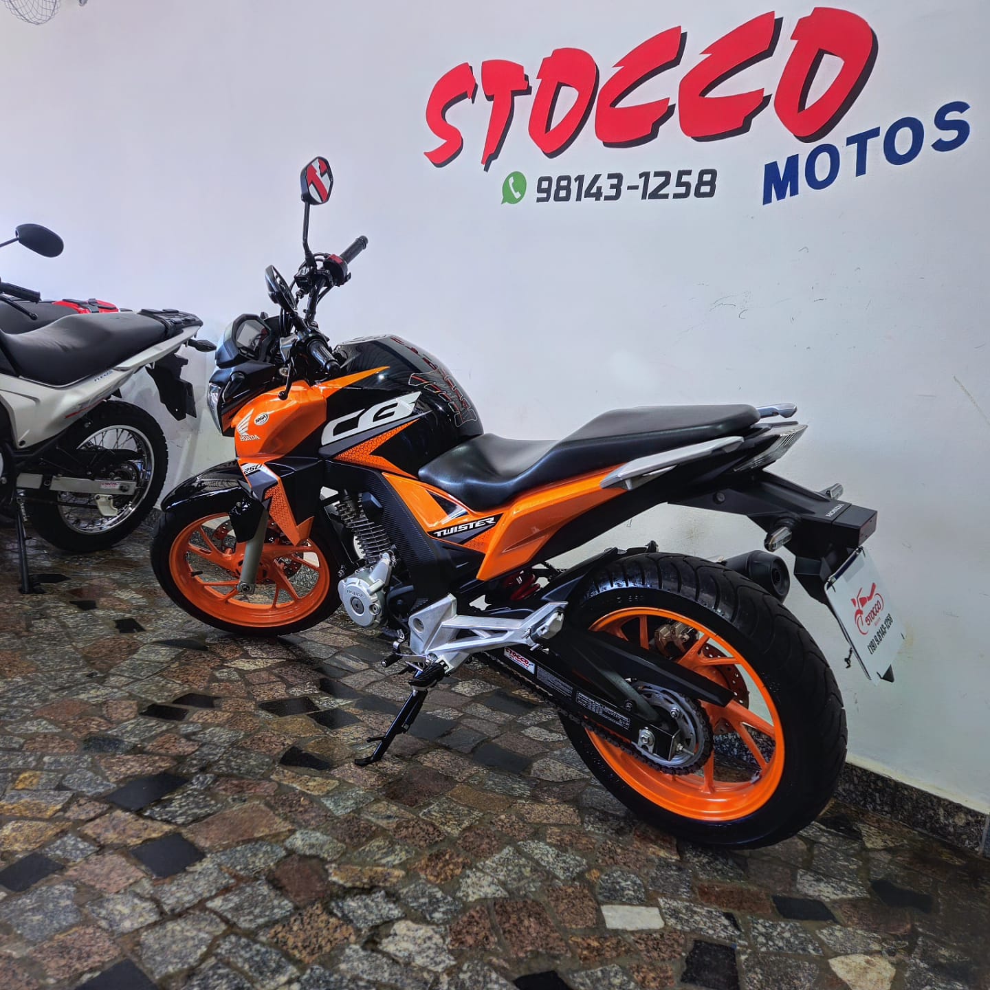 
								CB 250 TWISTER ABS 2019 full									