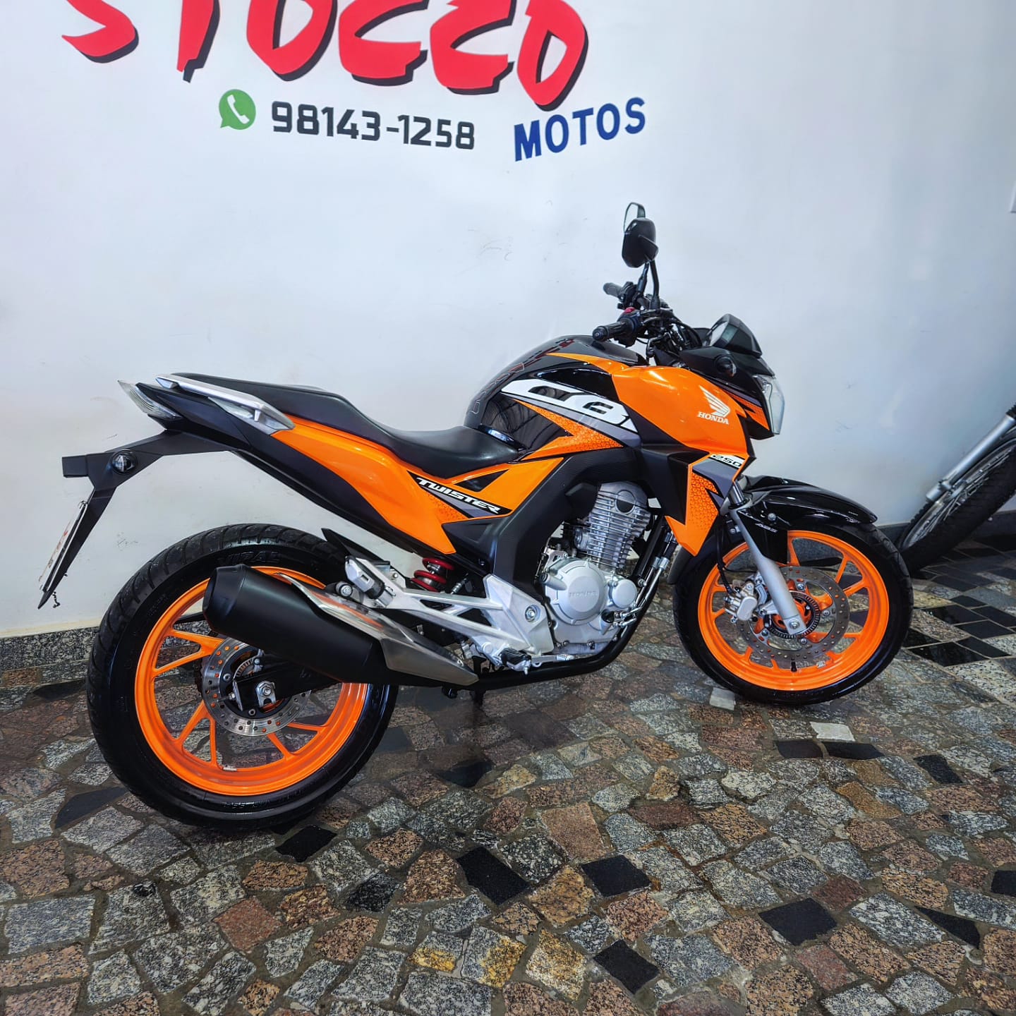 
								CB 250 TWISTER ABS 2019 full									